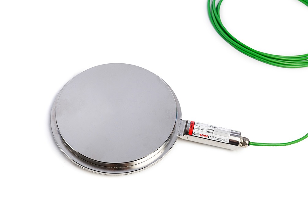 Sensor hidráulico Geosense tipo celda de tensión para monitoreo de esfuerzos en túneles y puntales