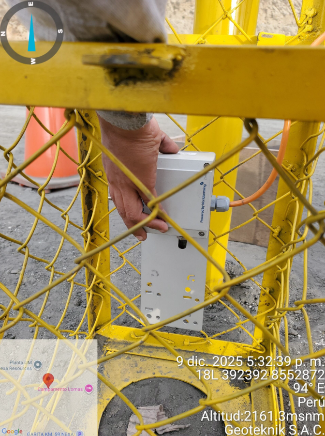 Instalación de nodos inalámbricos para automatización de piezómetros de cuerda vibrante en depósito de relaves. 